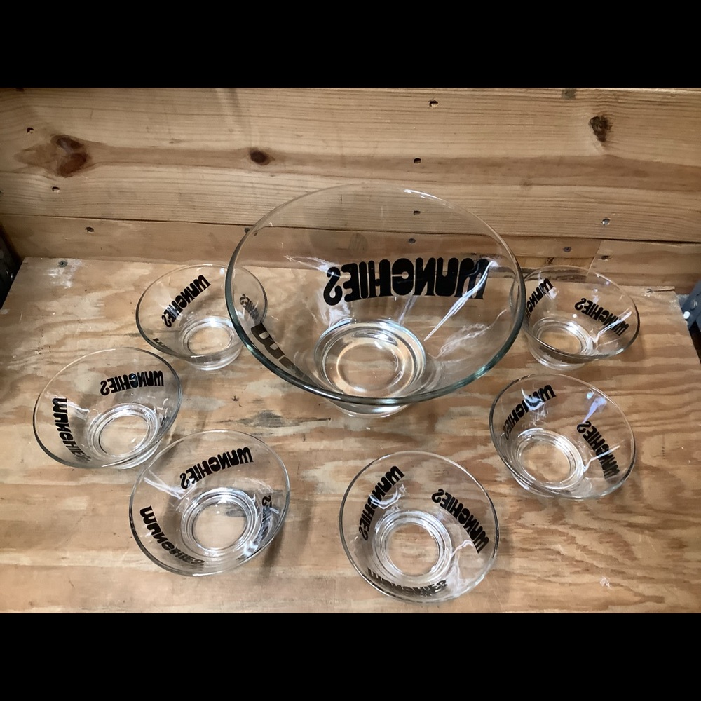 Vintage MCM munches snack bowl and 6 serving bowls
